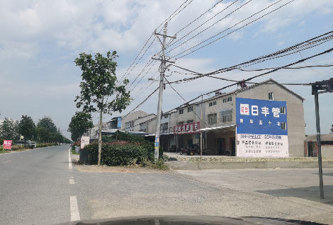 当涂如何能保证墙体广告的醒目性？