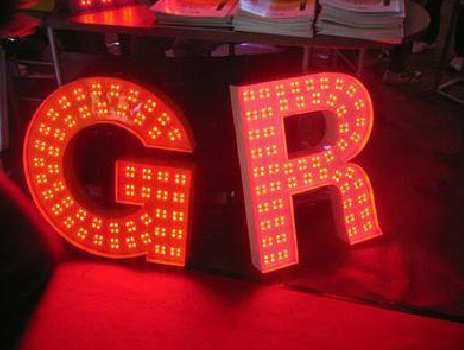 当涂LED发光字常见的安装误区。